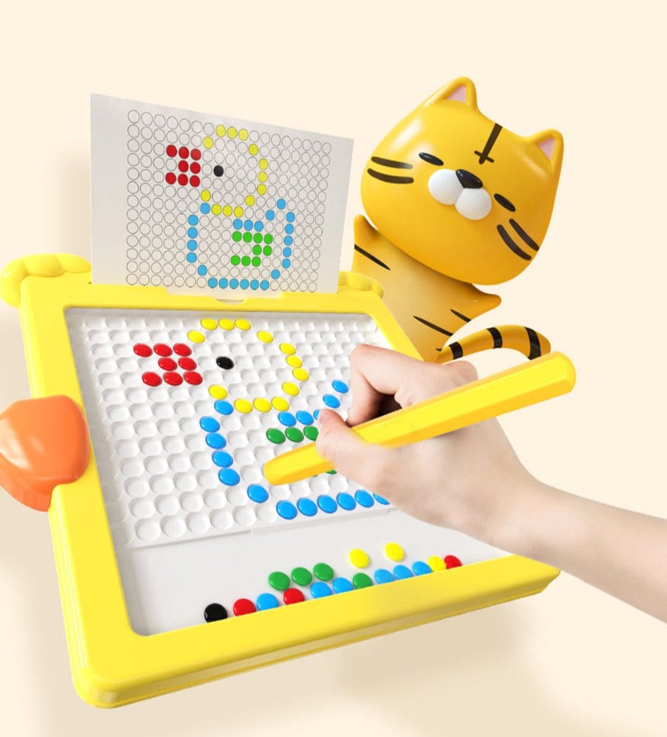 LuvRoxy Magnetic Drawing - Magnetic Drawing Board